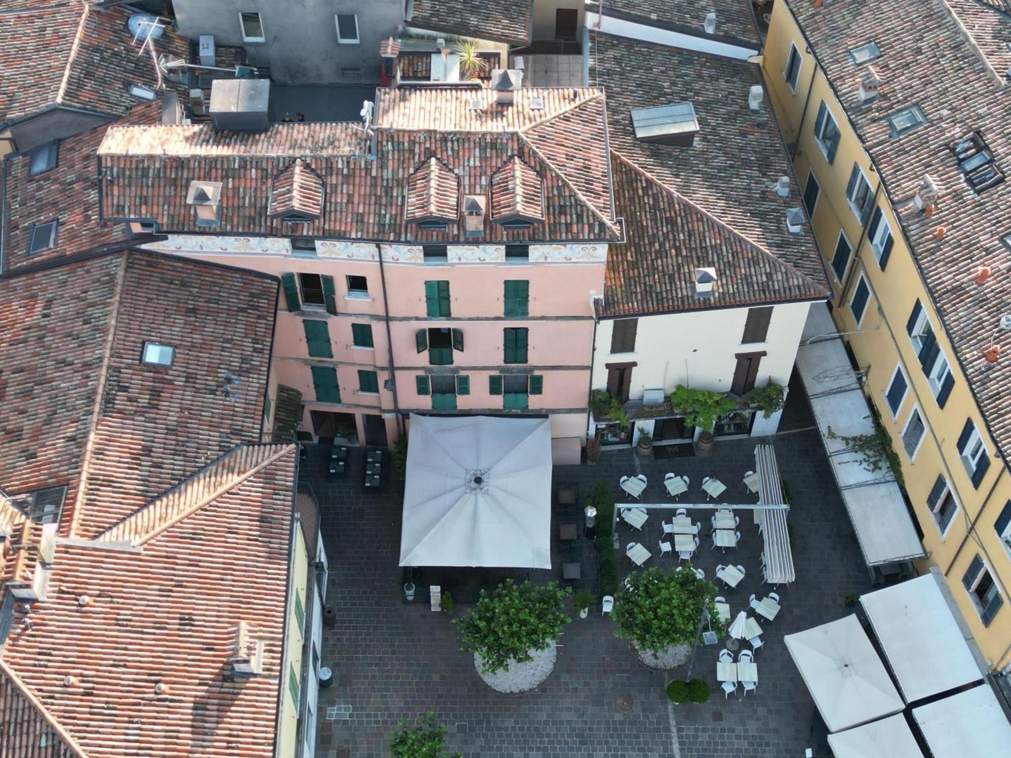 Splendid Apartment Desenzano del Garda Exterior foto